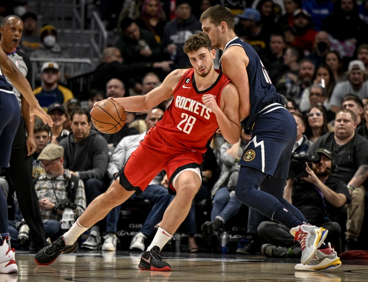 队记：健康的火箭紧追掘金 范乔丹伤后有KD在依然能过季后赛首轮