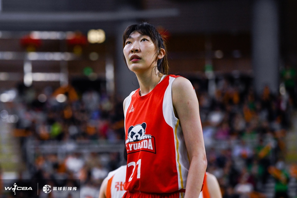 女篮锦标赛第二阶段第四日综述：四川五人得分上双 赢下开门红