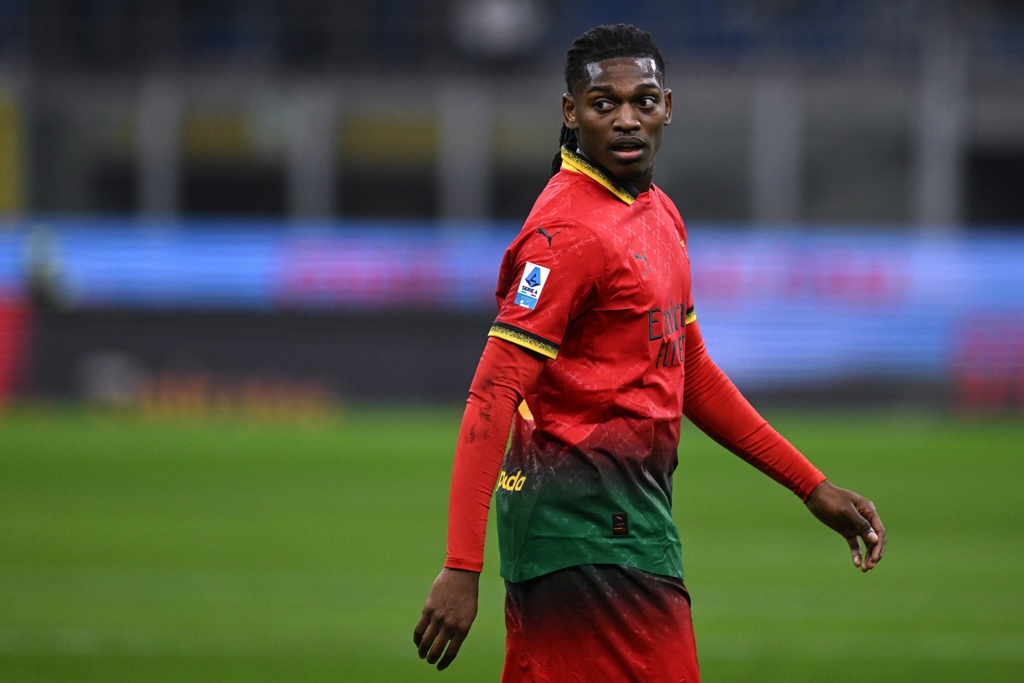 米体：莱奥已经接近伤愈复出，有望对阵那不勒斯的比赛中替补登场